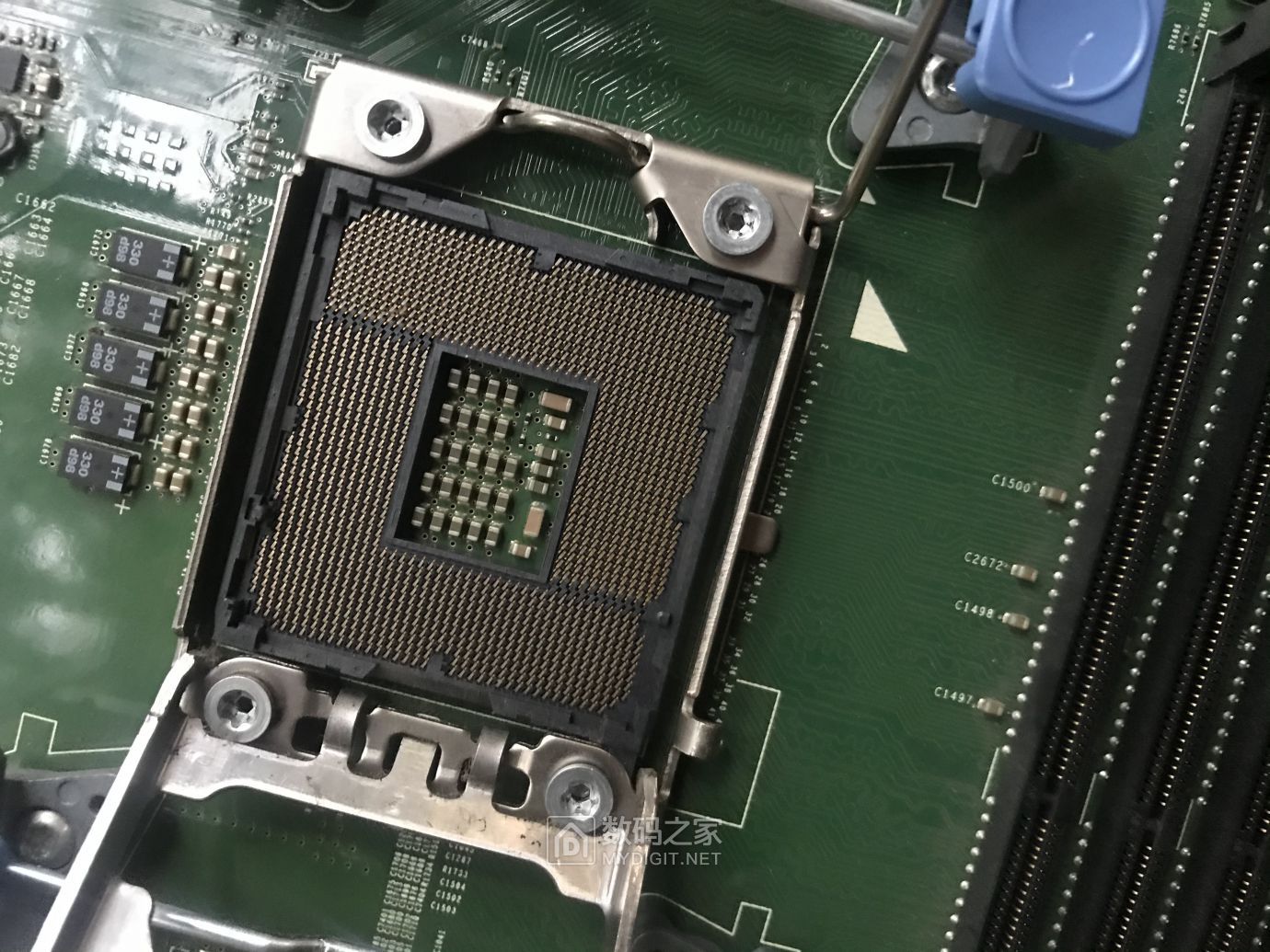 戴尔服务器R610背板灯=戴尔服务器r610背板灯怎么开