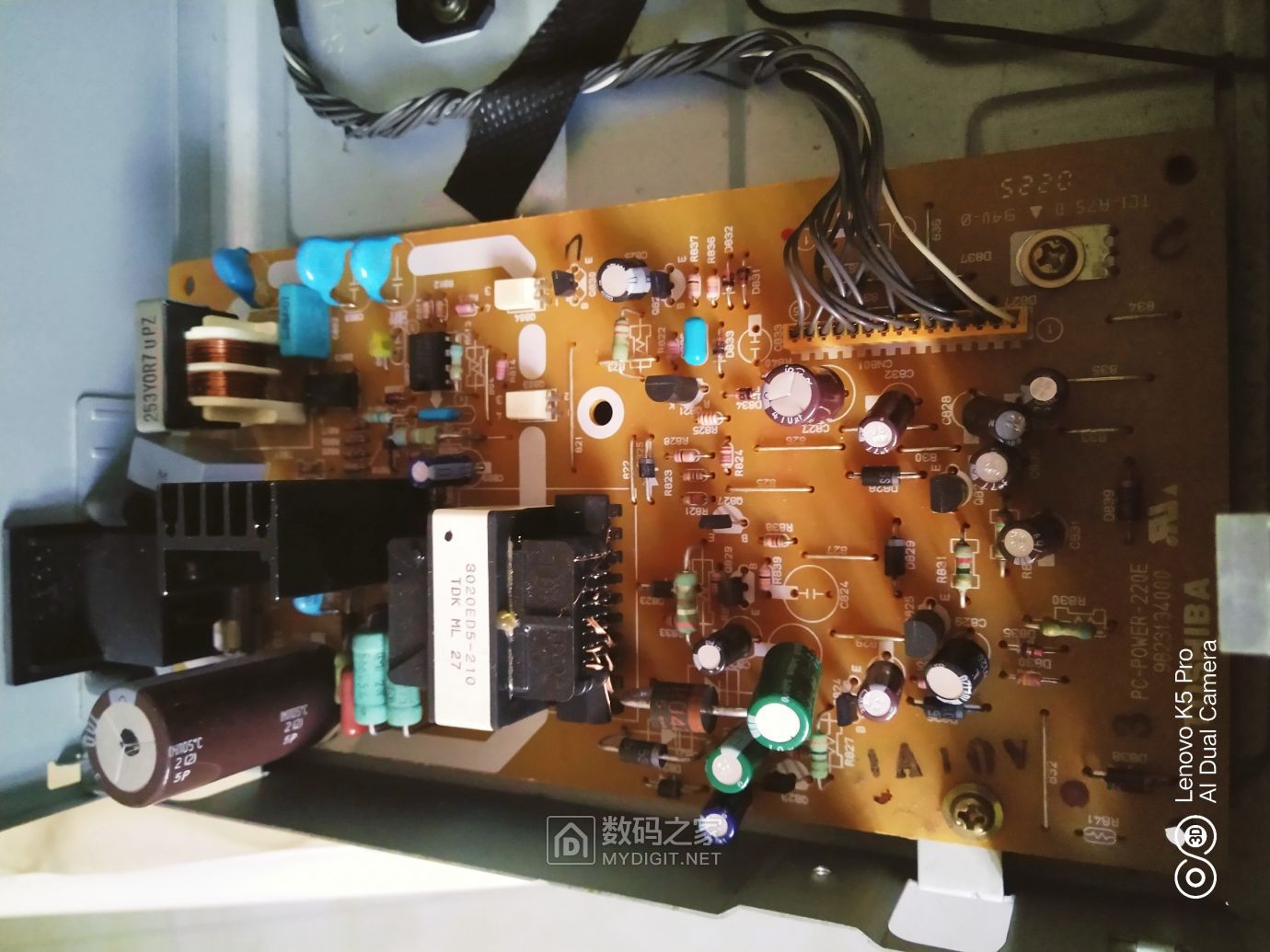 拆个10块钱买来的东芝DVD - 拆机乐园 数码之家