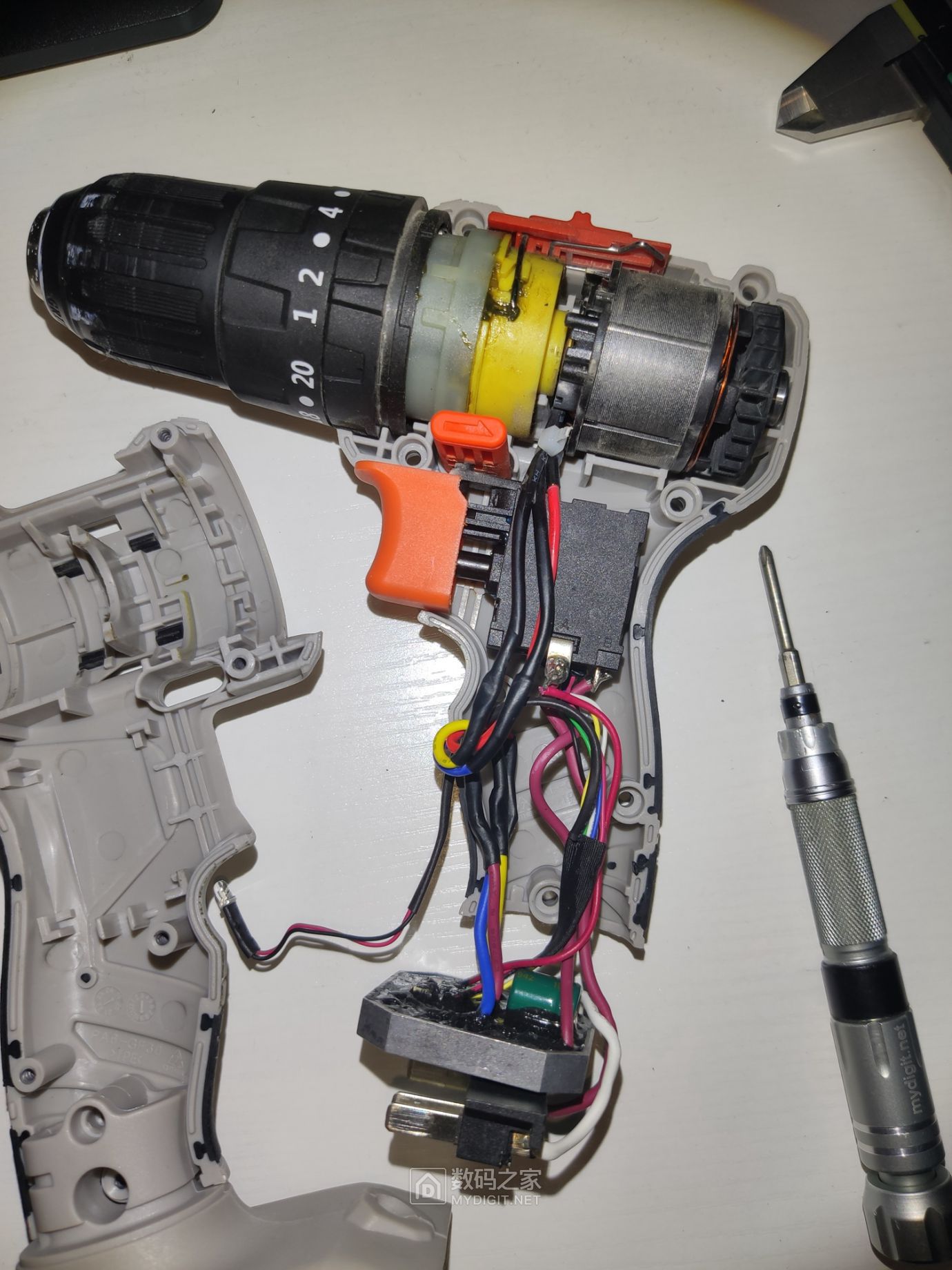 中硕无刷锂电钻拆开看看成色二楼已更新拆机图