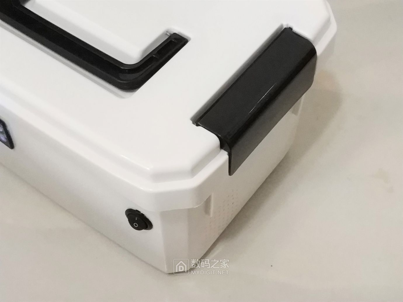 做了一个便携220v移动电源