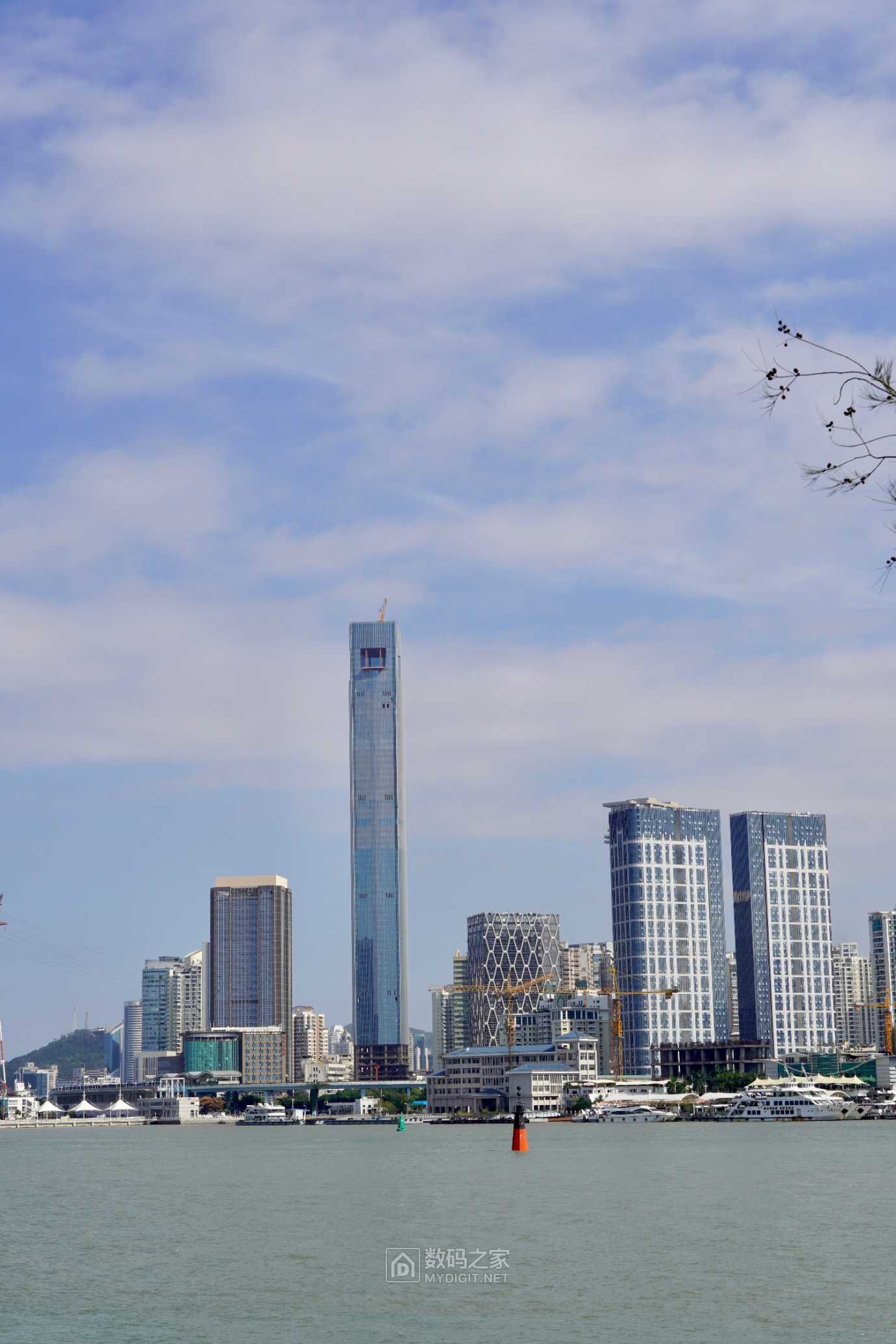 鼓浪屿看轮渡福建第一高楼比岛内最高的山还高