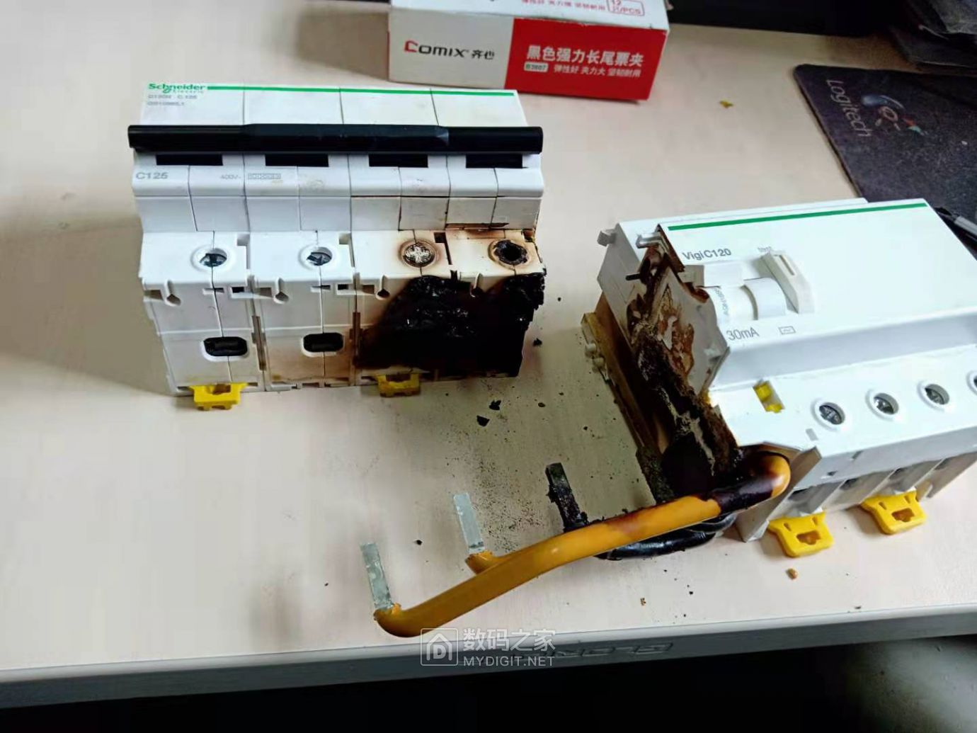 拆个施耐德空开schneiderc120h