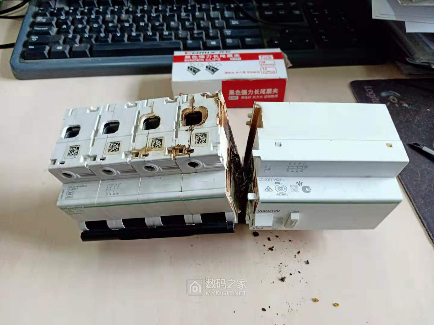 拆个施耐德空开schneiderc120h
