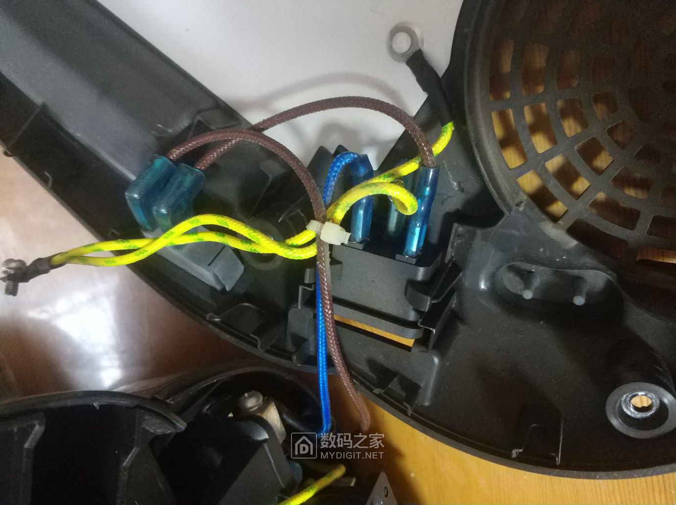 飞利浦电饭煲hd4558拆机解决e9故障代码