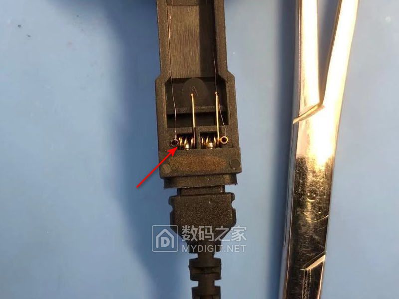 拆了老古董森海塞尔hd600把插头接触不良给修好了