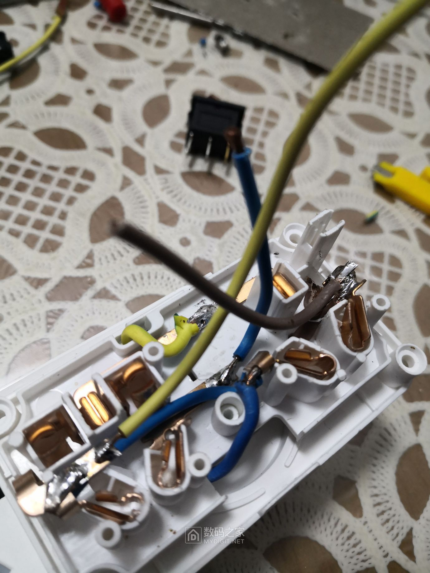 再次折腾七度品尚插座转换器加装开关