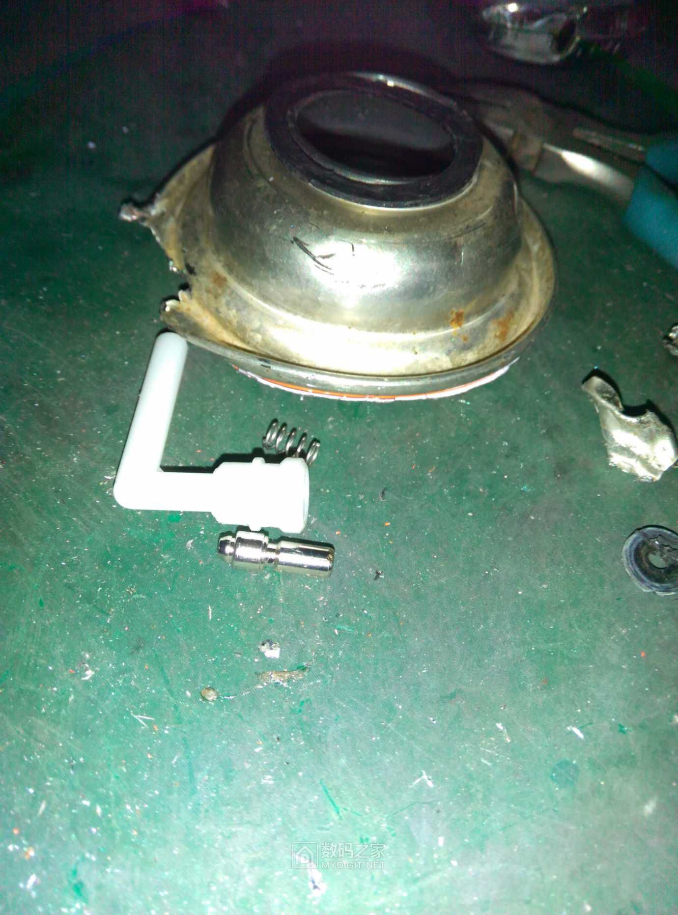 拆解岩谷的便携长气罐据说加热很危险