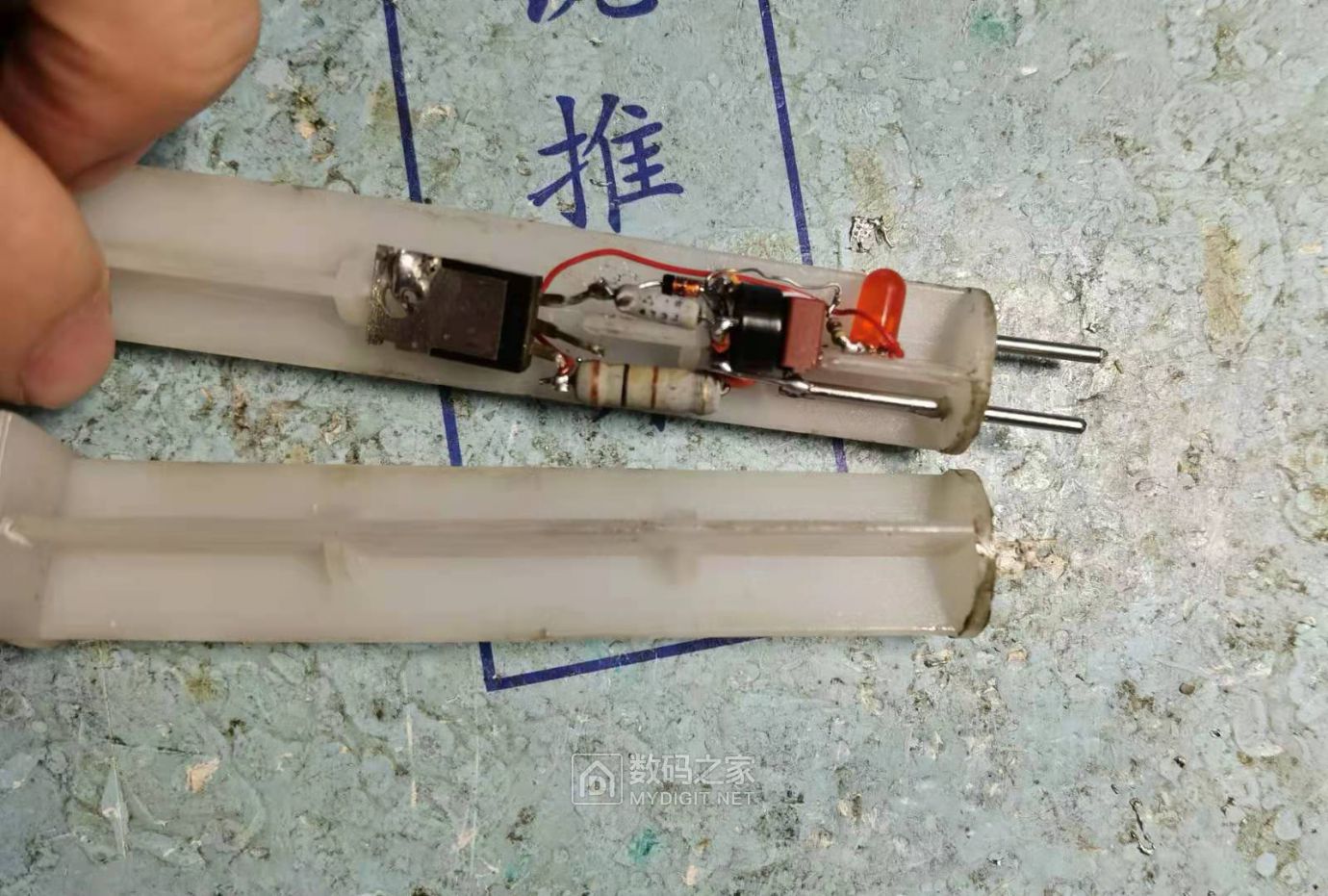 自己做了一支电容放电笔支持几十伏到400v直流电压放电