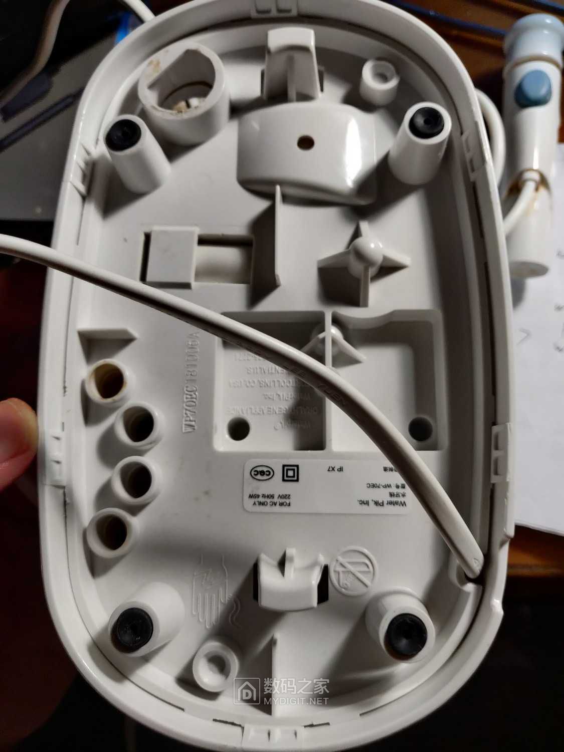 拆修洁碧 wp-70ec 水牙线,水泵出水口接口断通病 - 拆机乐园 数码之家