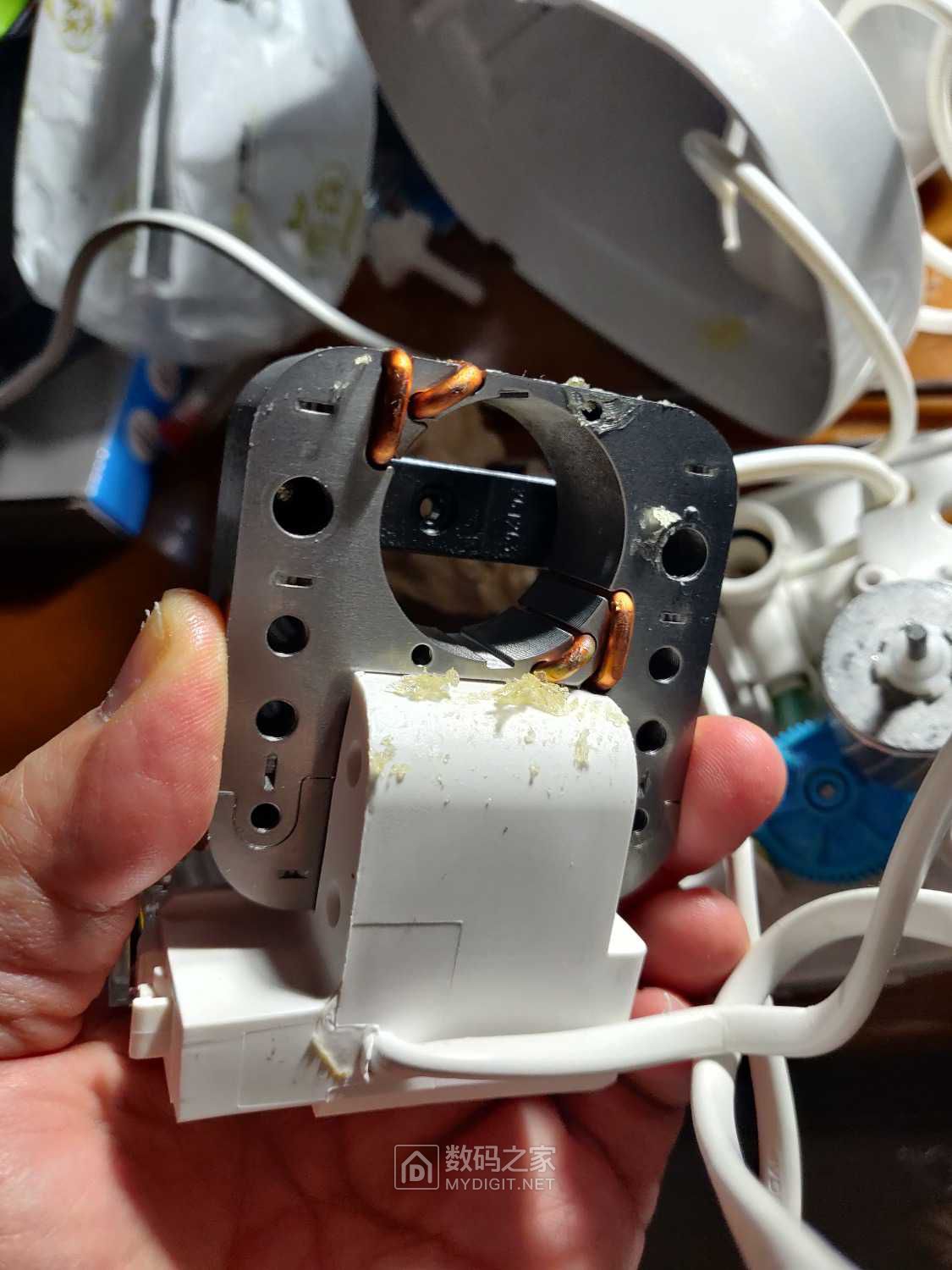 拆修洁碧 wp-70ec 水牙线,水泵出水口接口断通病 - 拆机乐园 数码之家