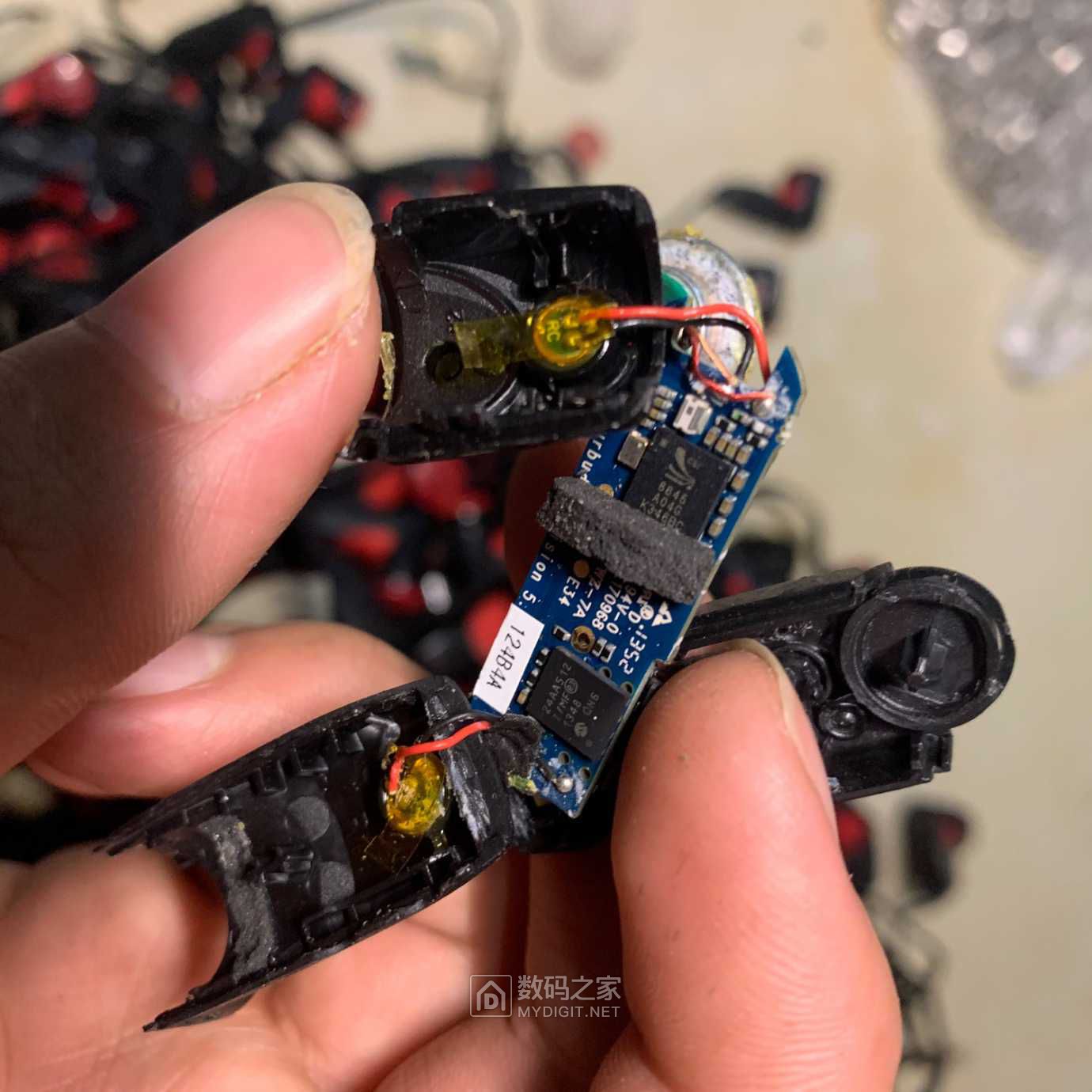 故障csr8645蓝牙耳机好像是jbl旗下公司的产品一份三条包邮价