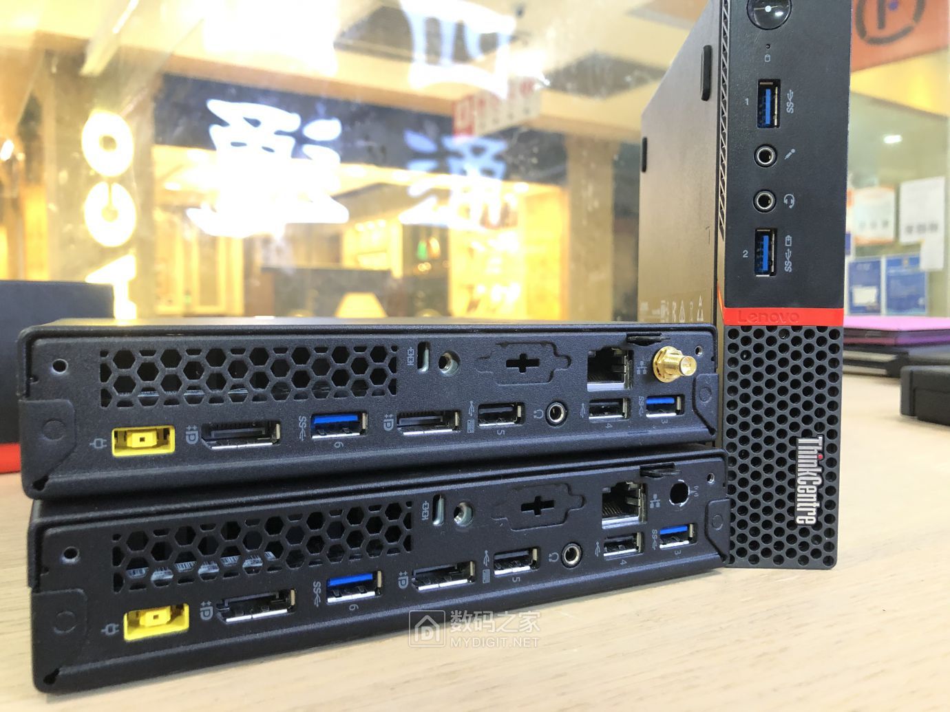 关键联想迷你小主机thinkcentrem600超薄超小内部结构紧密