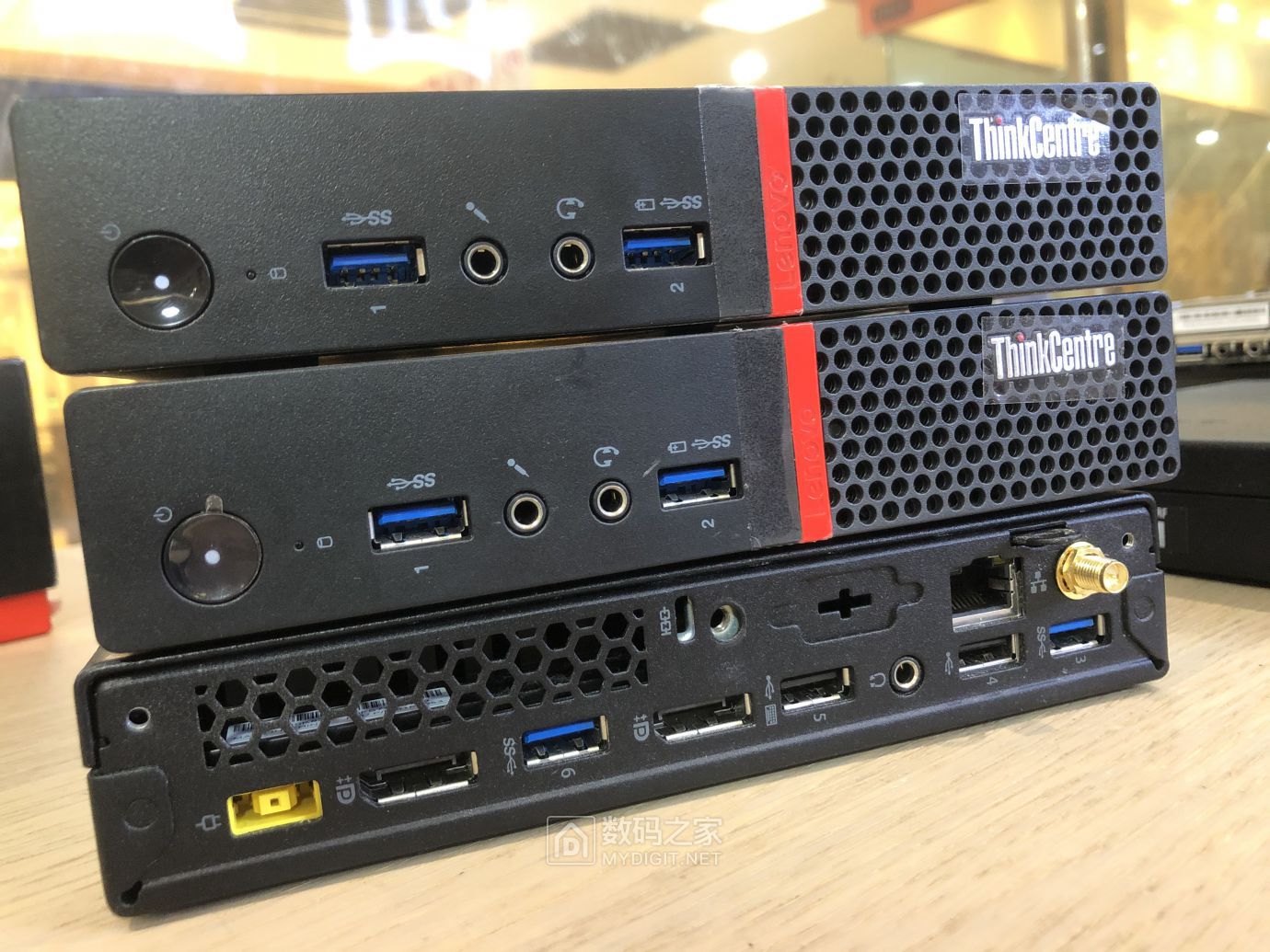 关键联想迷你小主机thinkcentrem600超薄超小内部结构紧密