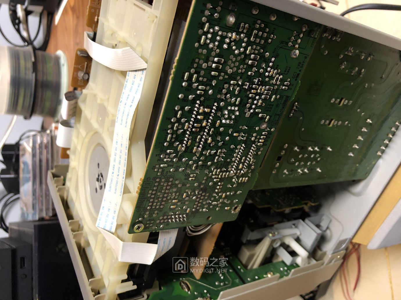 拆了一台jvc ux-p38v组合音响,清理了一下,然而还是不工作