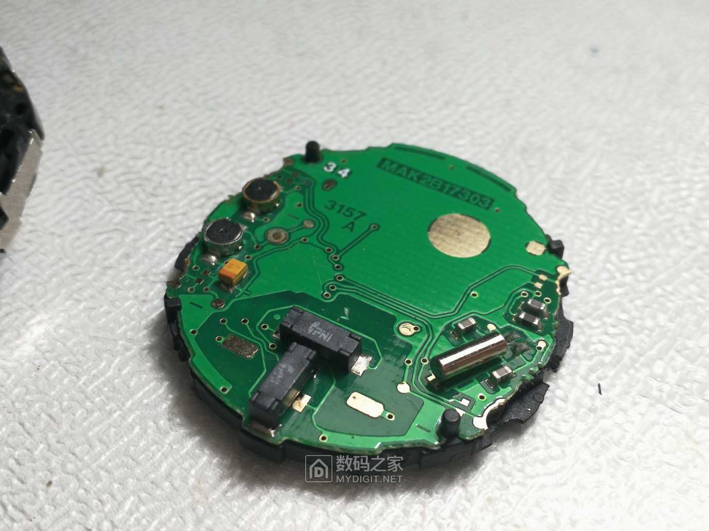 拆解卡西欧sgw-100,看看手表液晶显示缺失的个中原因