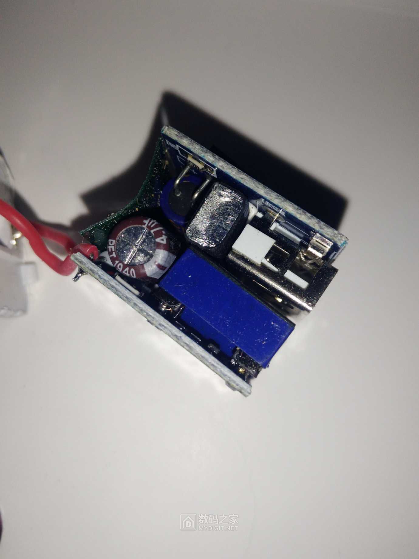 拆一个苹果5v-1a手机充电器