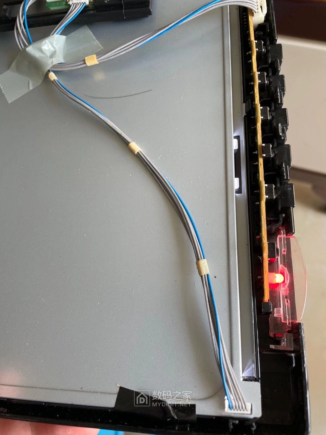 lg显示器不开机无显示更换按键拆修