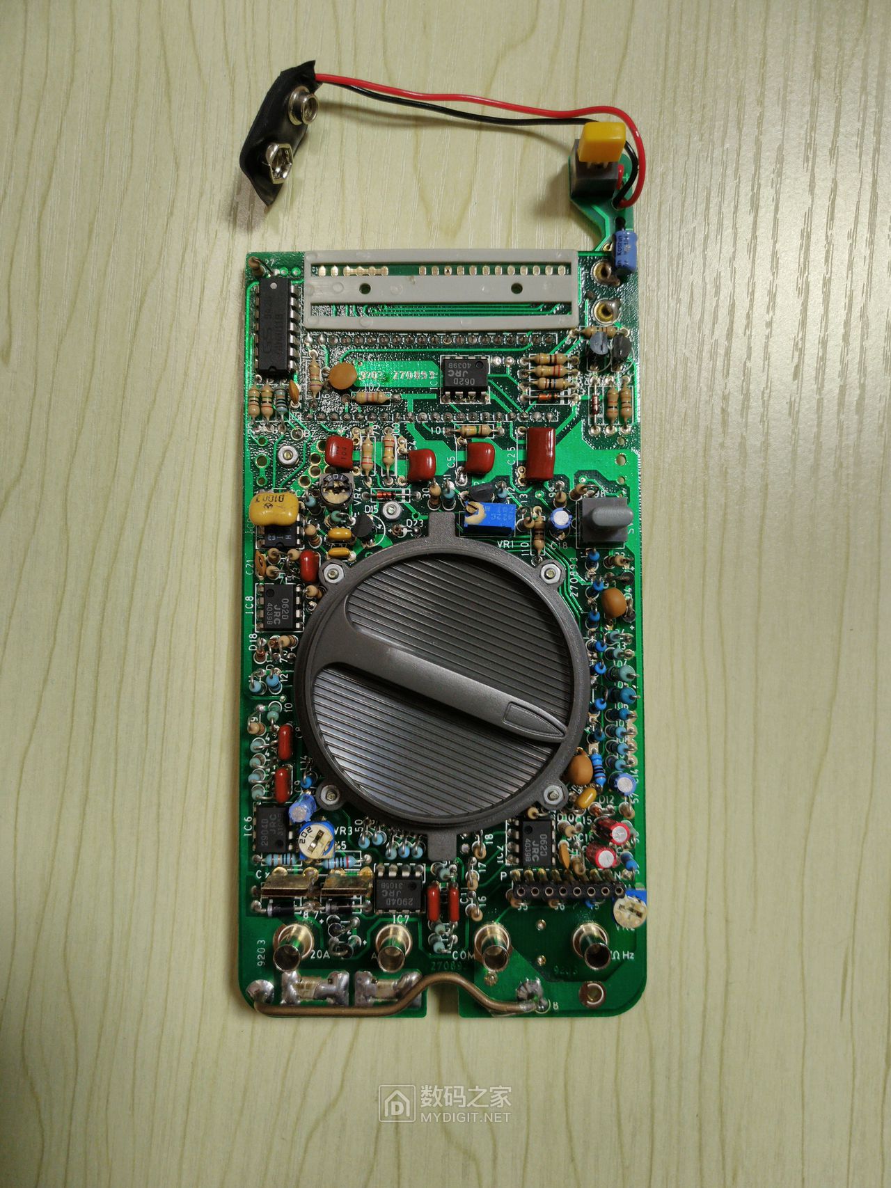 拆个90年代的鸿昌滨江牌dt9204四位半万用表,做工针不戳,曾经的国货