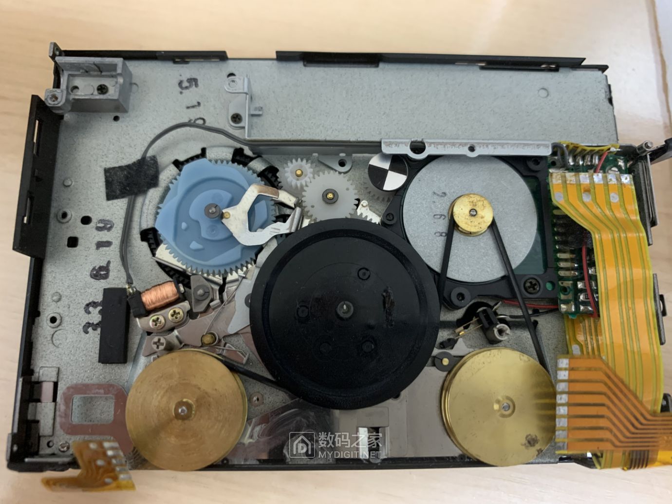 拆机打理爱华磁带随身听aiwahspx50