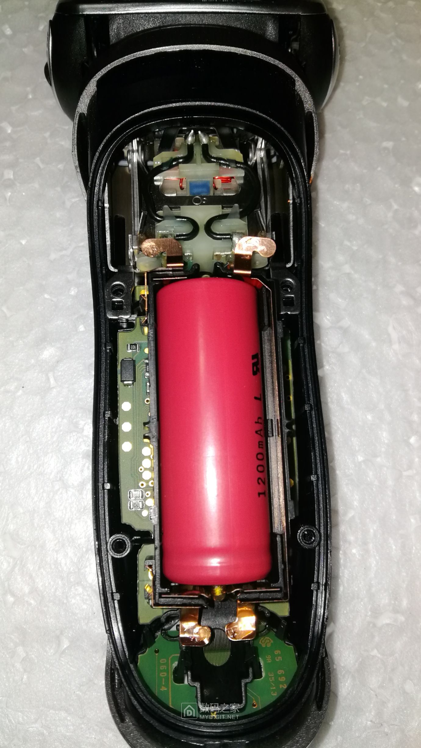 braun790剃须刀拆解 清洁桶并更换了电池 - 拆机乐园 数码之家