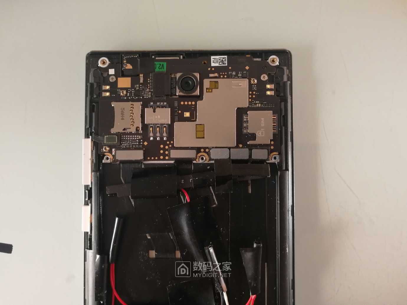 手机改直接供电 151444n57l5f3wb88055f5.jpg