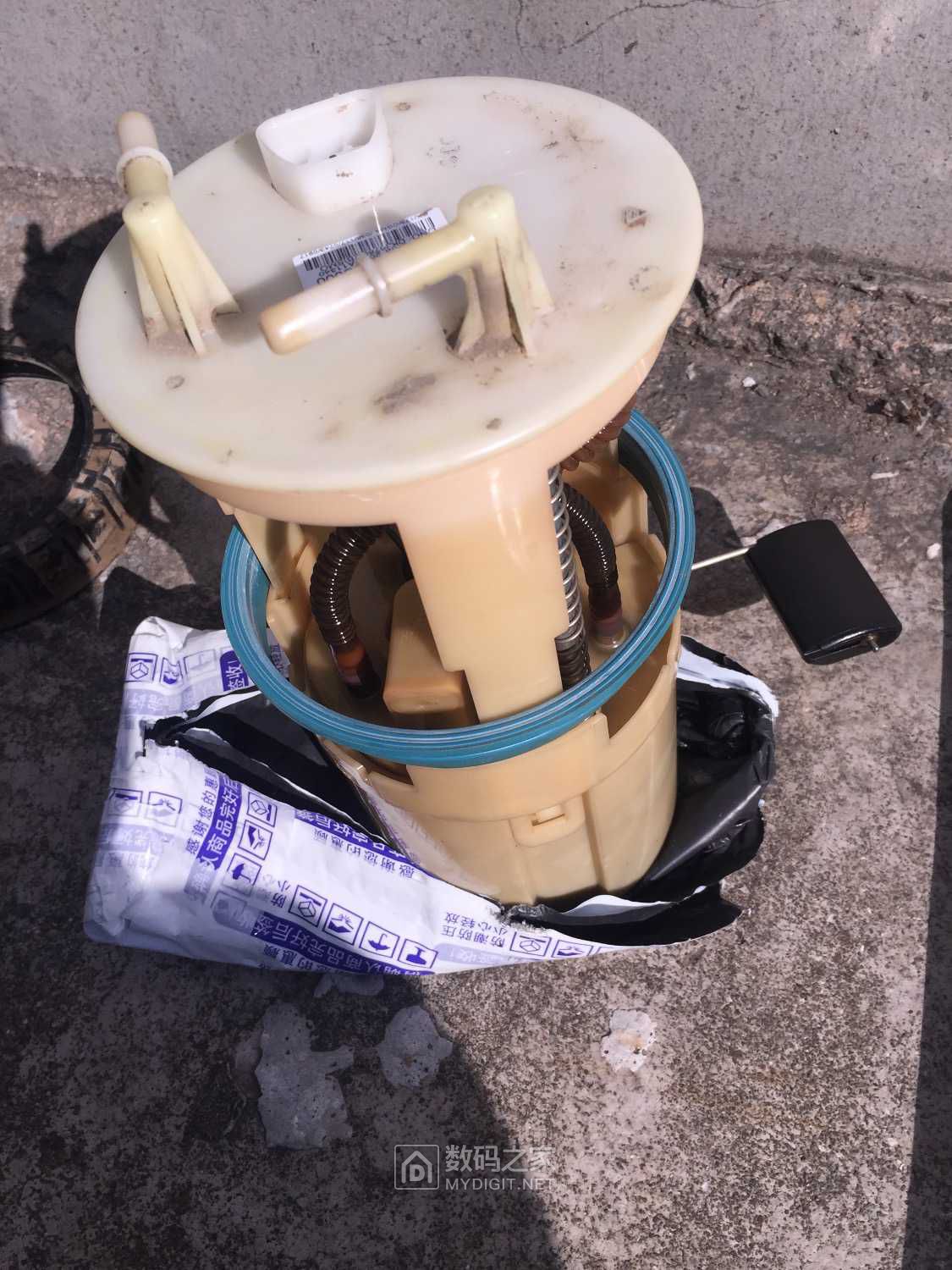 新胜达更换汽油滤芯