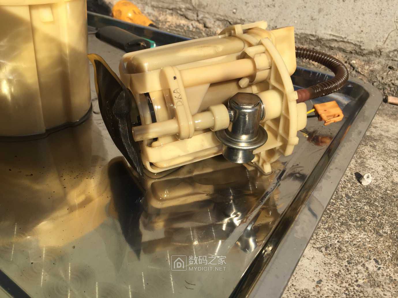 新胜达更换汽油滤芯