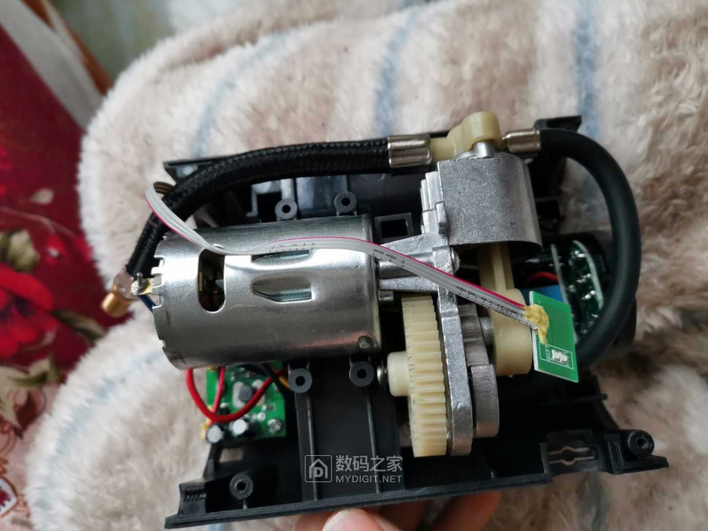 沿途a05车载充气泵完全拆解,更换电池 - 拆机乐园 数码之家