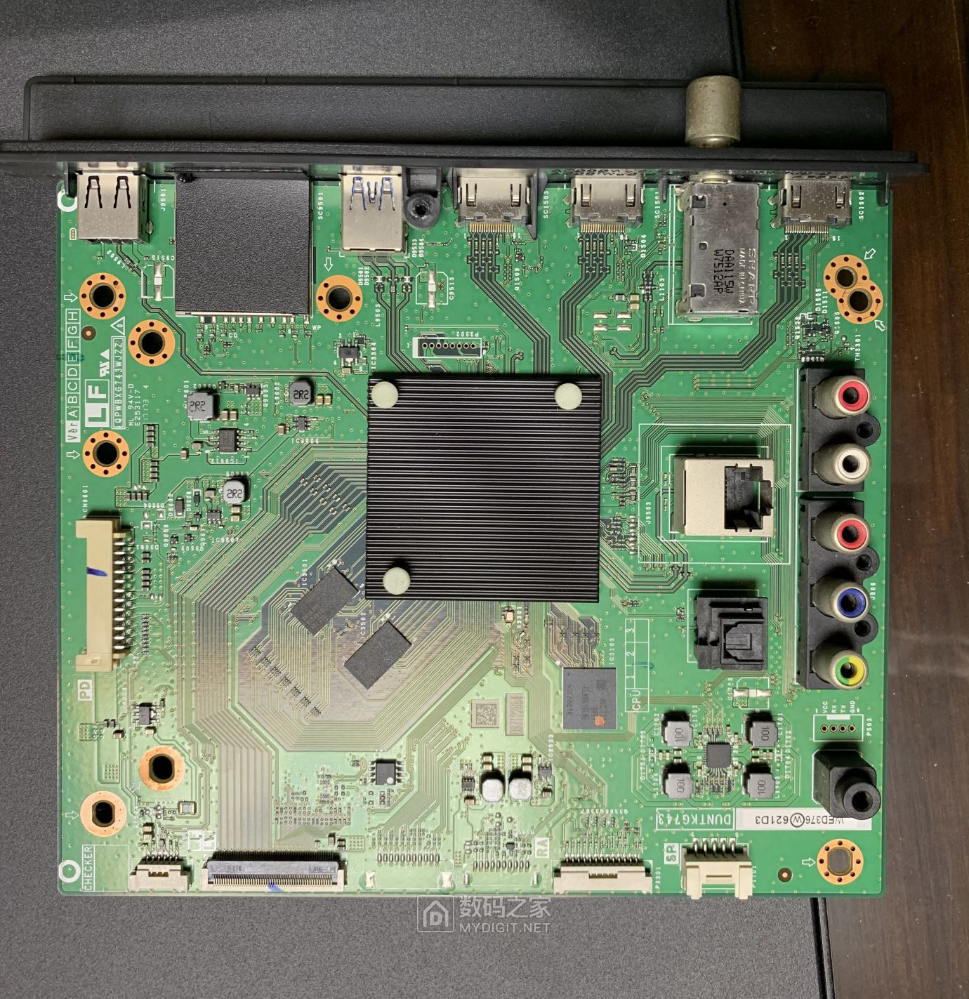 拆修夏普50su460a液晶电视机反复重启