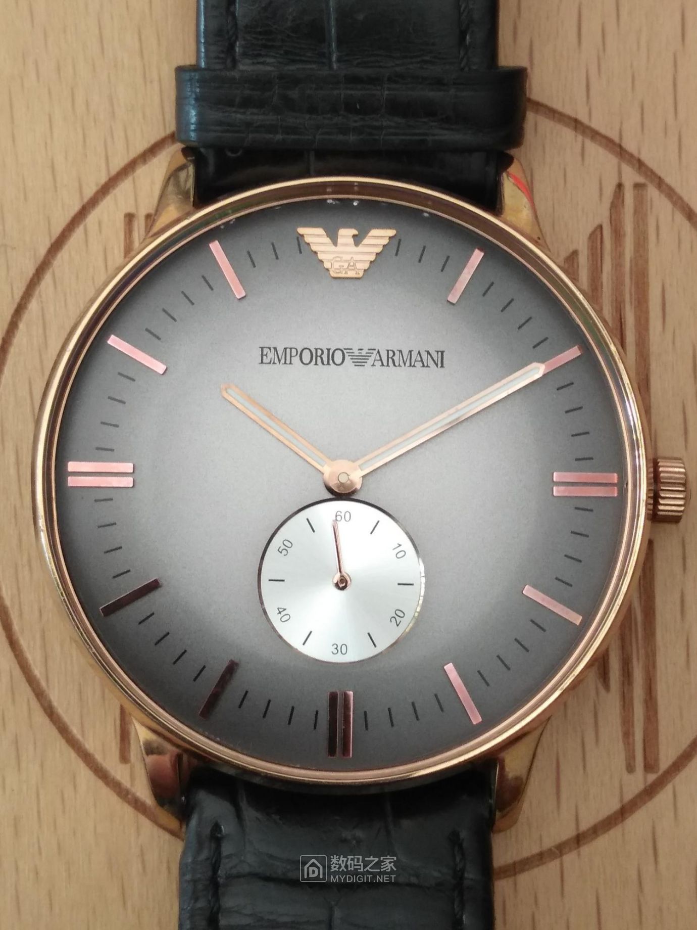 拆一个阿玛尼手表型号ar1723