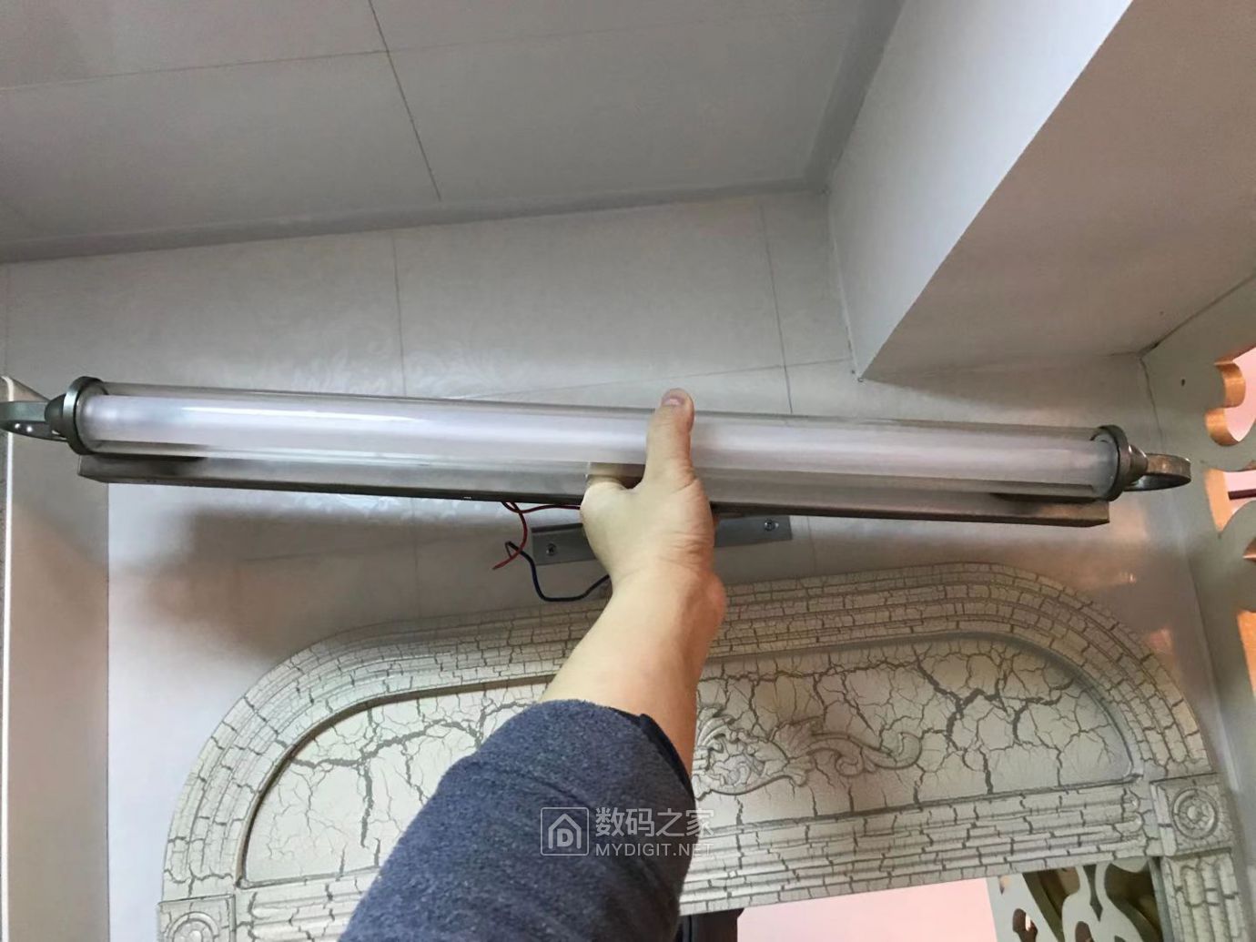 老镜前灯拆解,换松下led灯芯 - 拆机乐园 数码之家