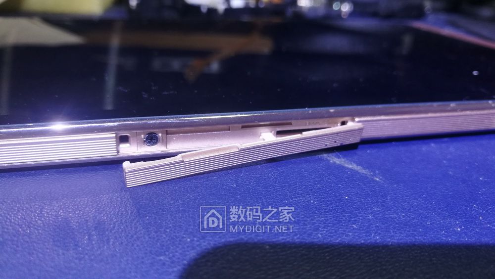 华为m2-801w平板电脑拆换电池 - 拆机乐园 数码之家