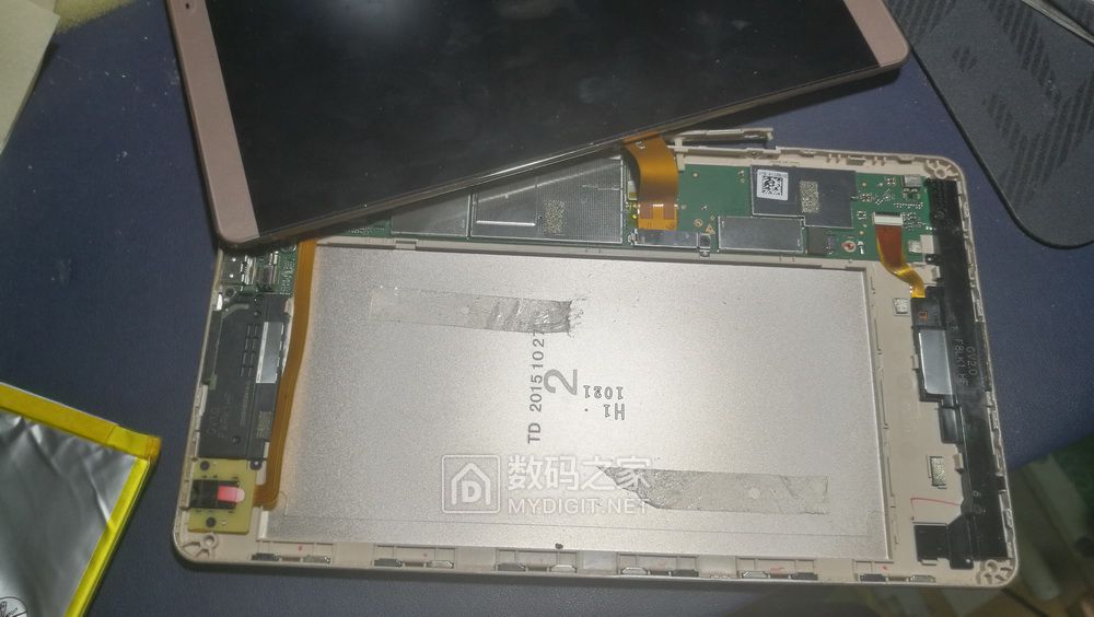 华为m2-801w平板电脑拆换电池 - 拆机乐园 数码之家