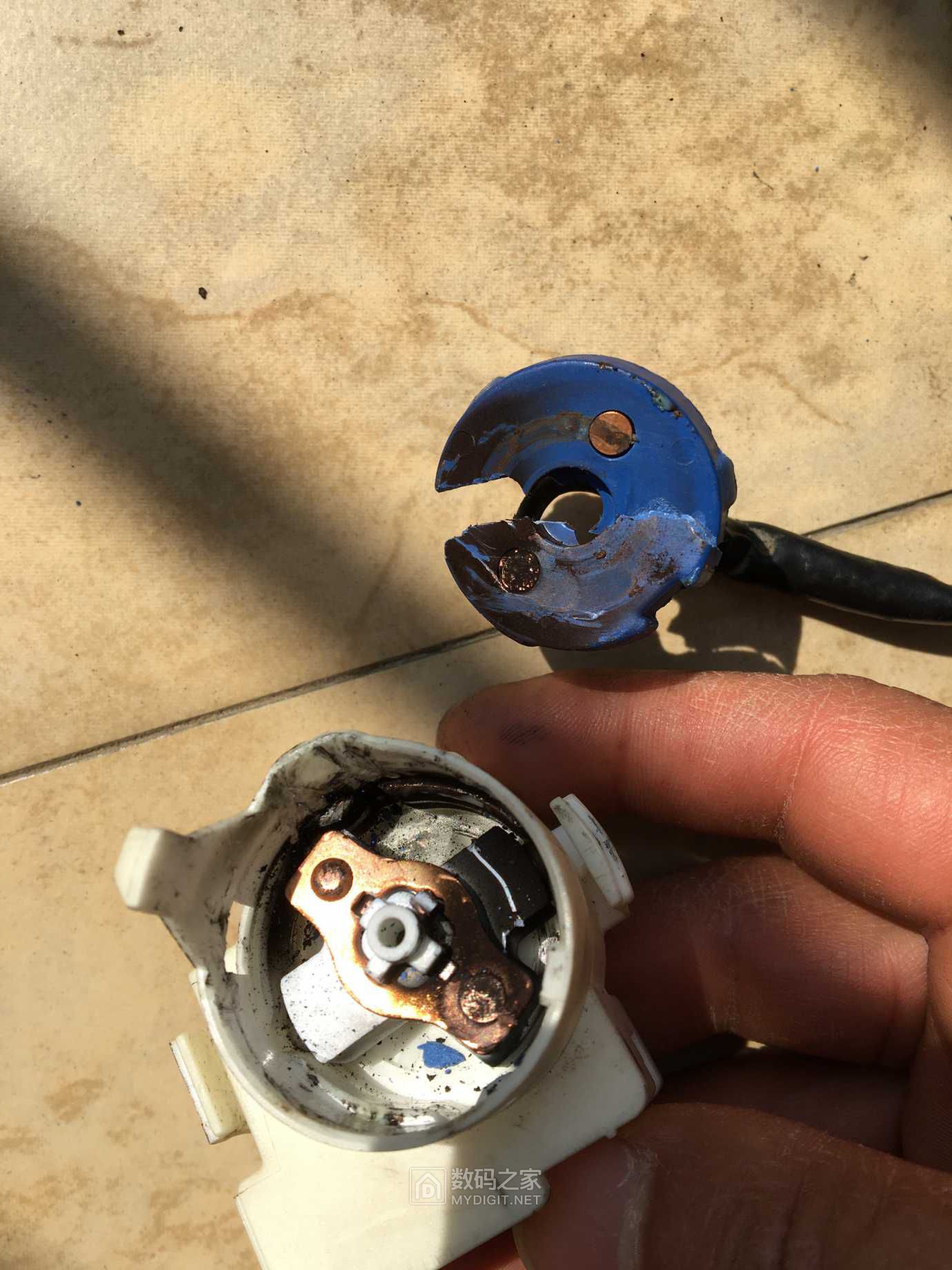 拆个爱玛小龟电动车电门锁 - 拆机乐园 数码之家