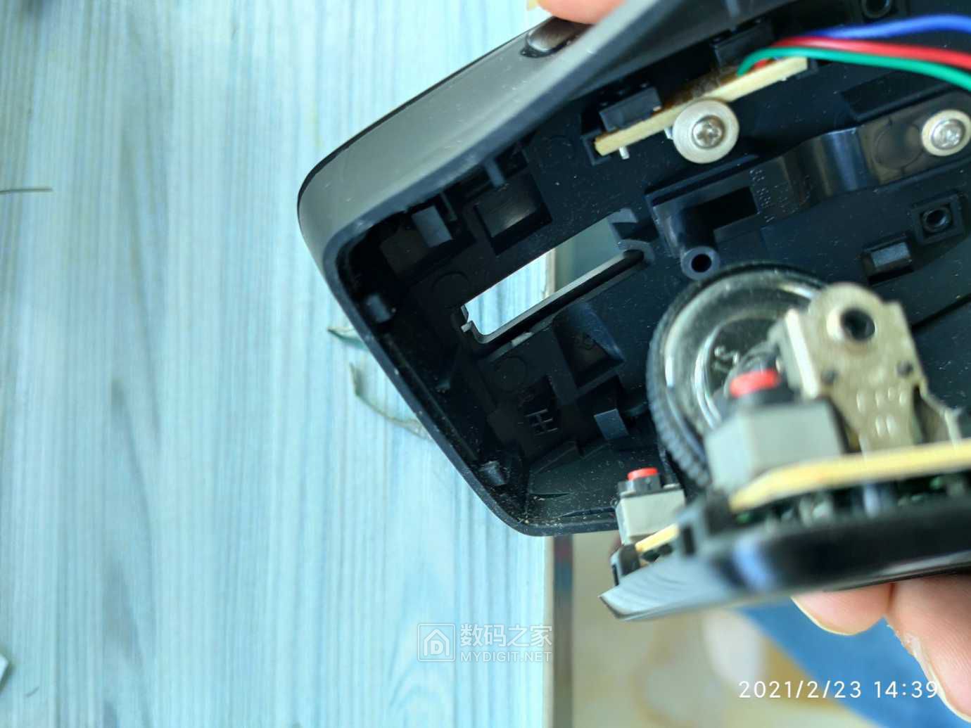 拆解华硕wt425鼠标接触不好清洗拨动开关