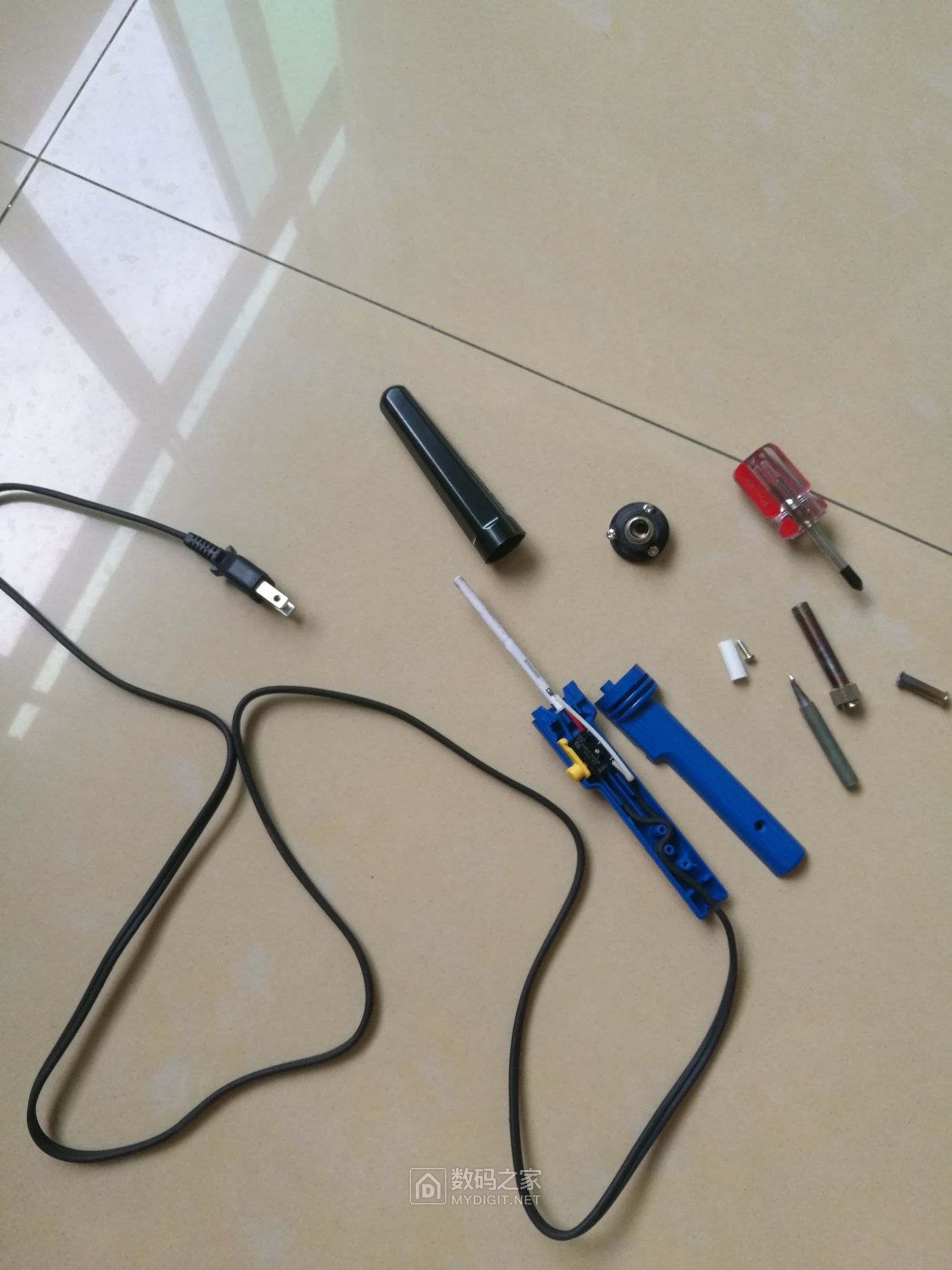 拆一把刚到的日本白光电烙铁hakko980