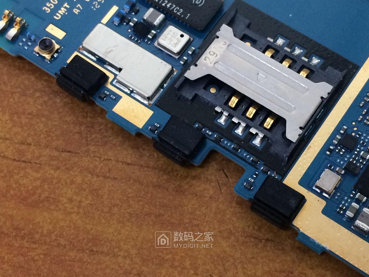 拆台2013年的平民旗舰手机小米2s - 拆机乐园 数码之家