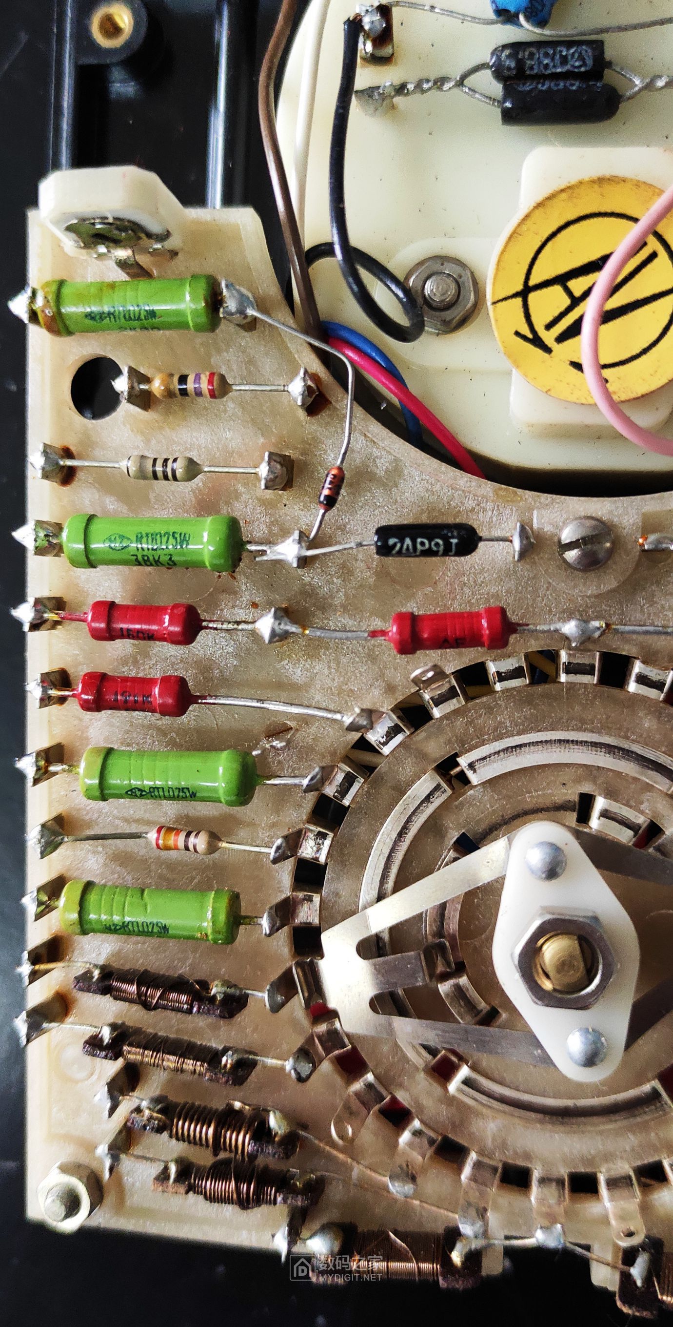 拆个1989年生产的南京mf47万用表顺便问下用什么电池