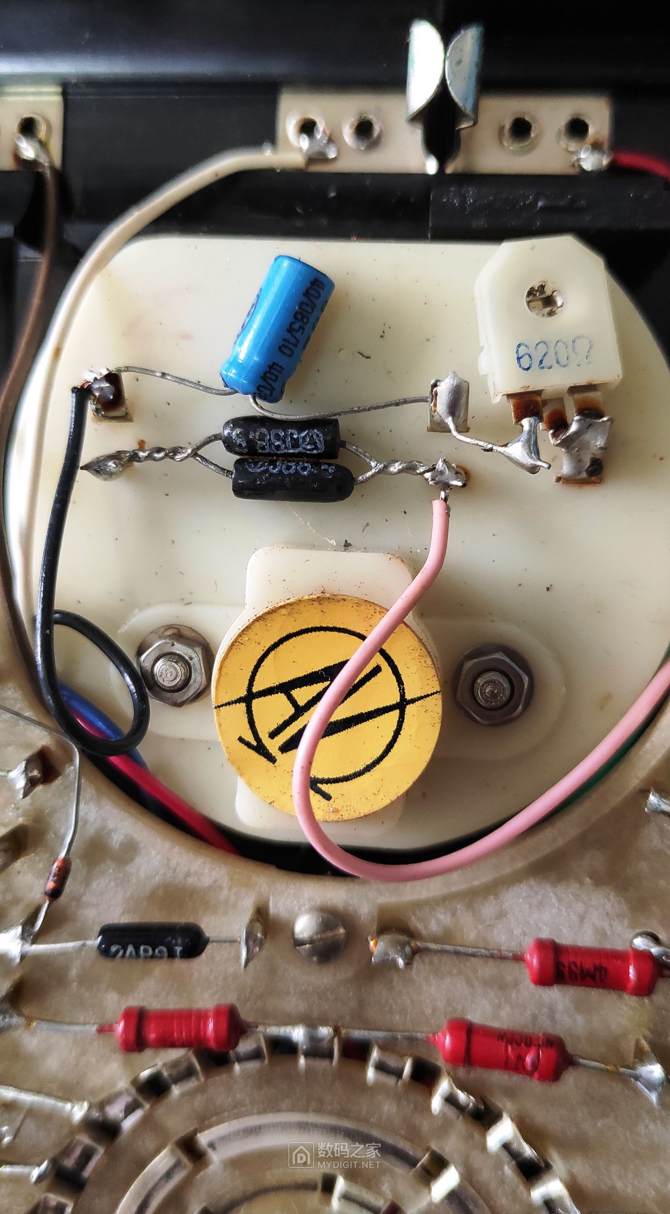 拆个1989年生产的南京mf47万用表顺便问下用什么电池