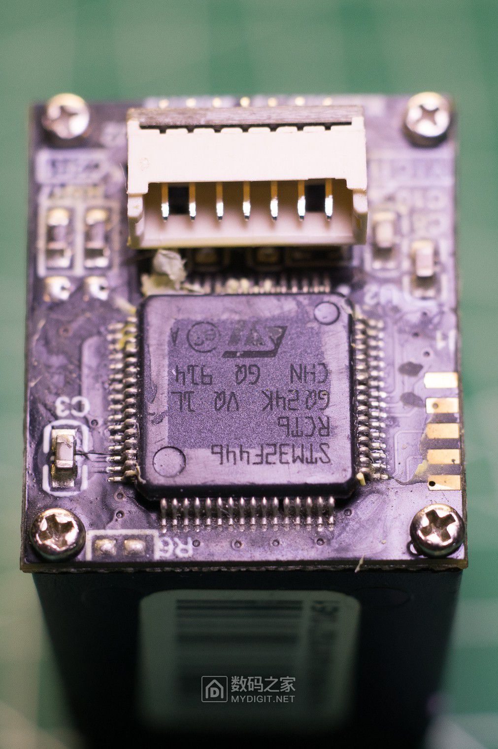 不完全拆解一个智能门锁上的指纹模块