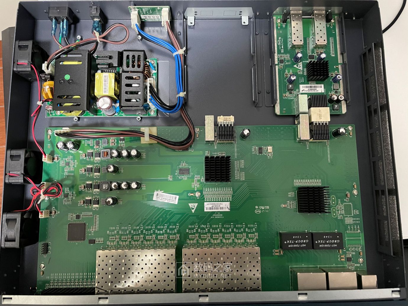 斐讯fis5924u万兆交换机拆解