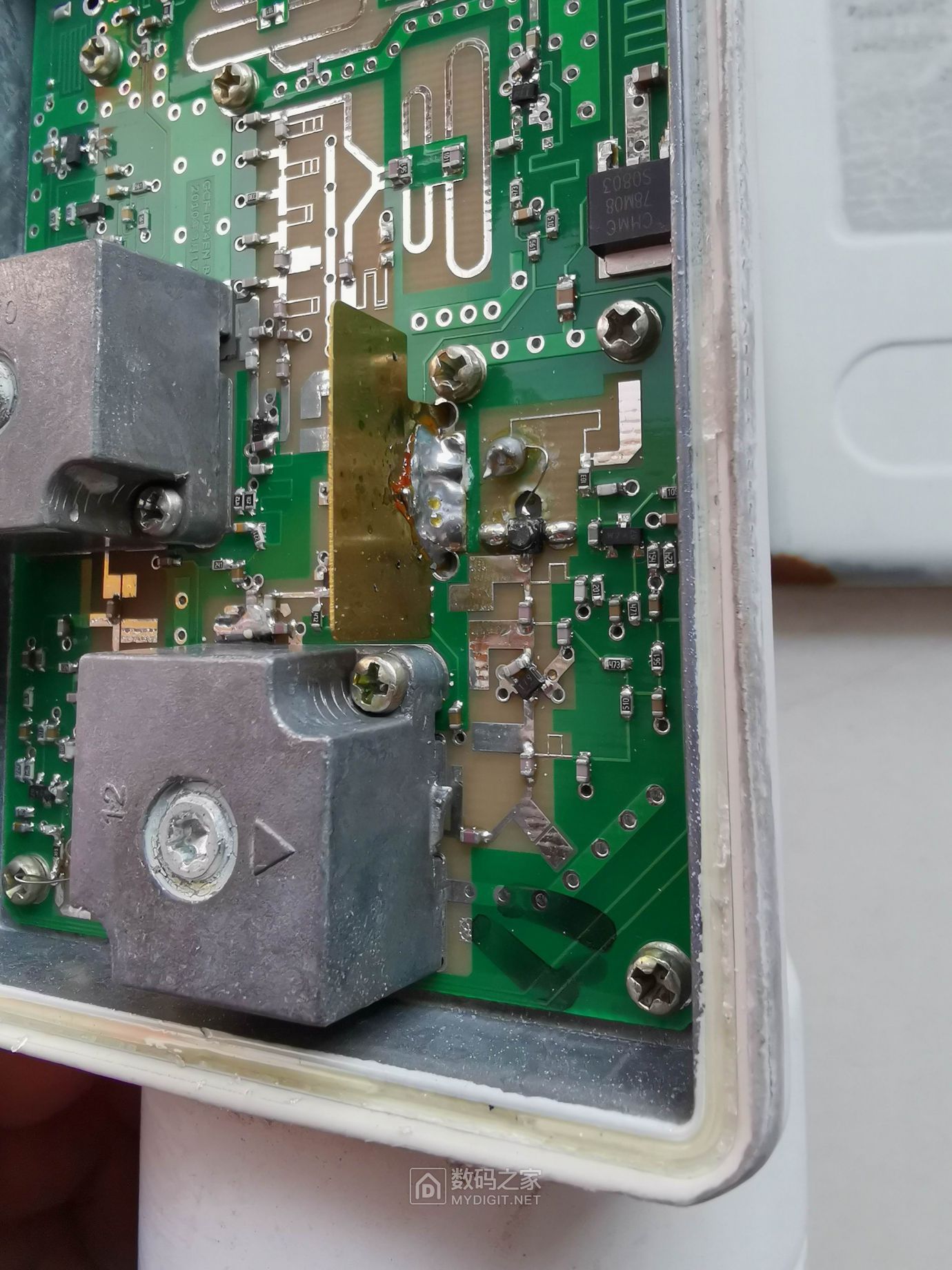 高斯贝尔双本振高频头