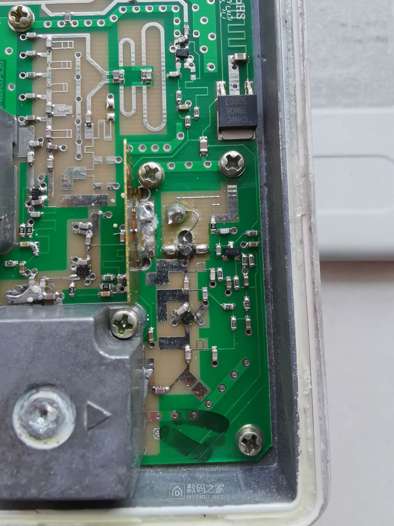 高斯贝尔双本振高频头