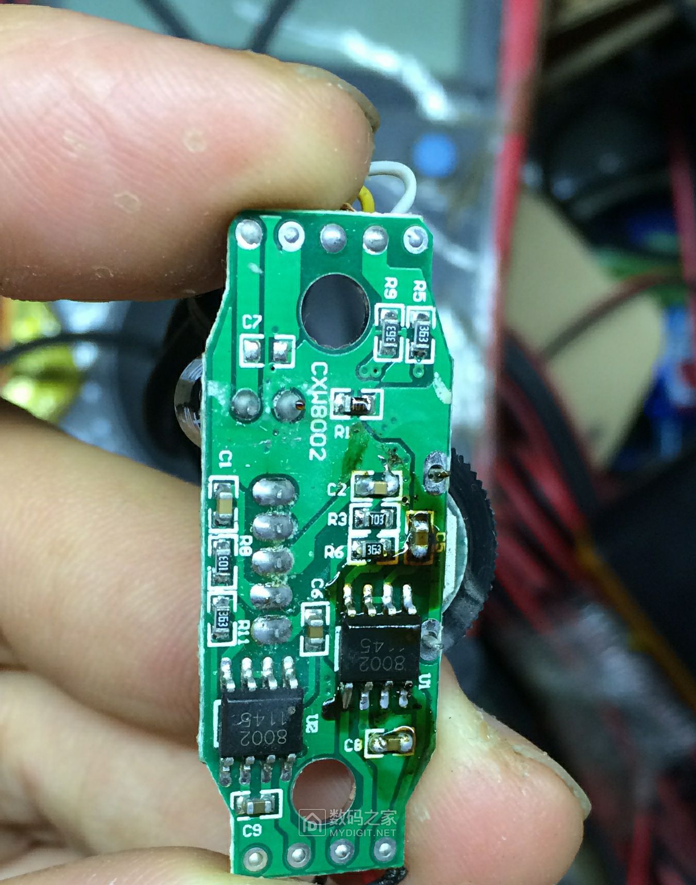 拆usb小音箱8002功放芯片