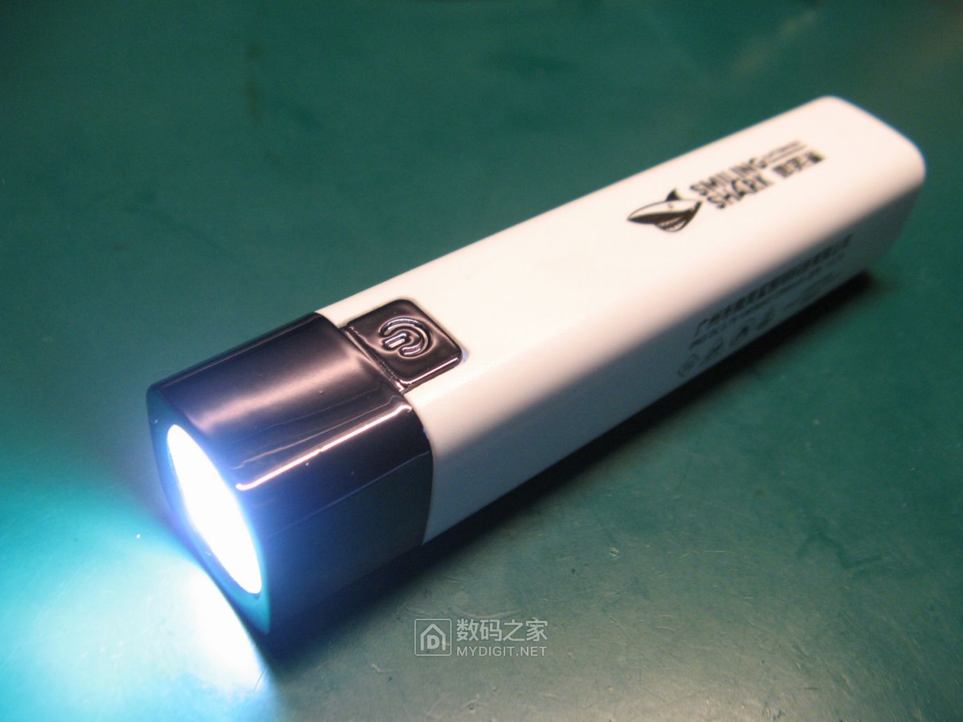 微笑鲨617a小手电拆机评测