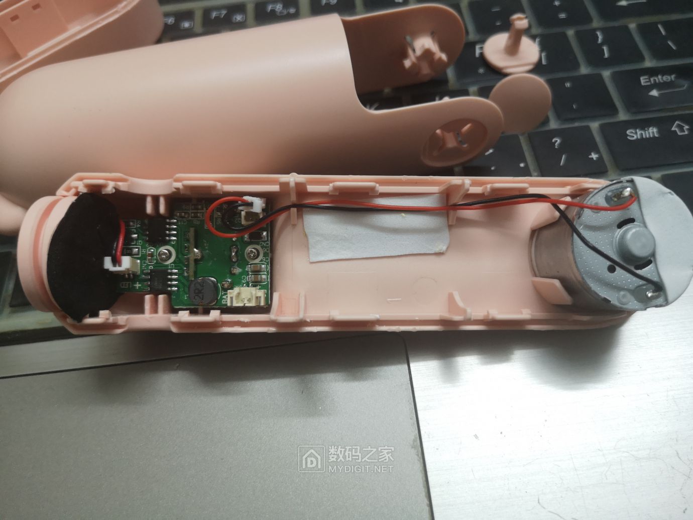 可能是几素f8x小风扇全网首拆?