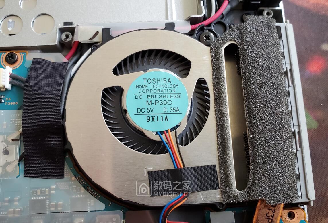 松下笔记本拆机松下cfsv8拆机看内部空间结构