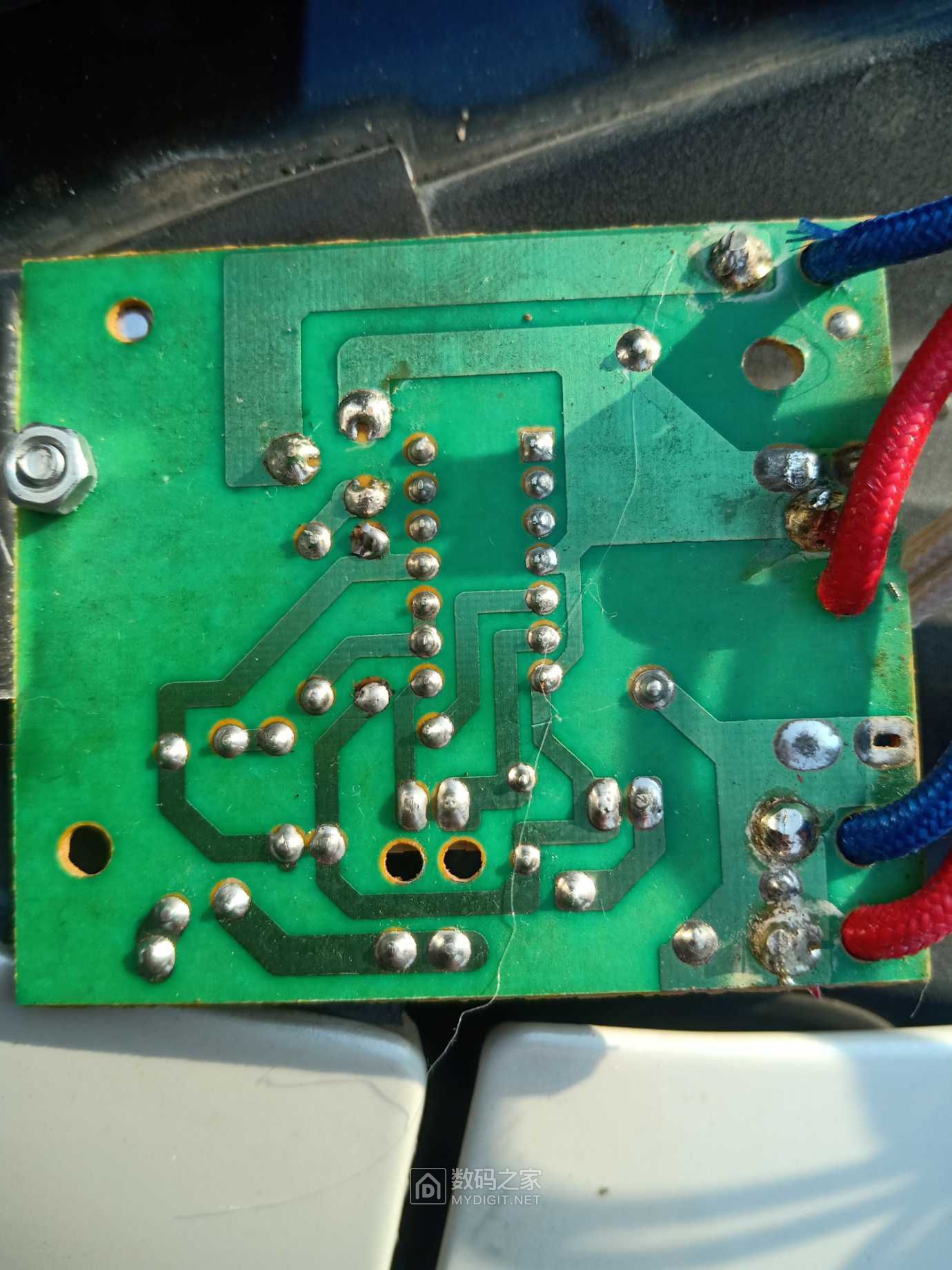 拆解飞利浦fc 8146吸尘器,更换电容满血复活 - 拆机乐园 数码之家