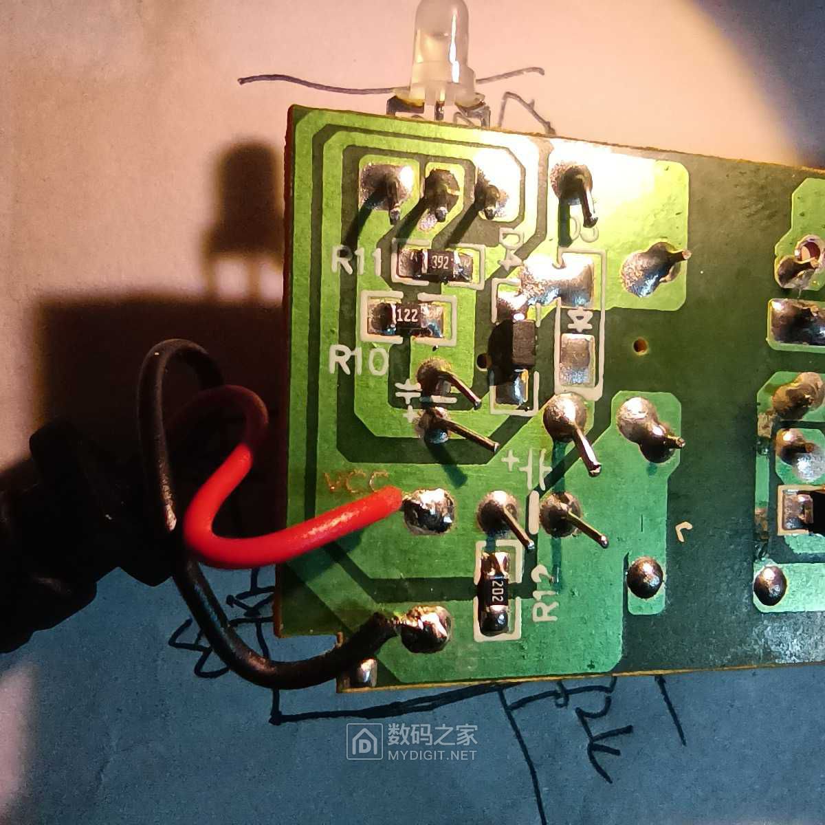 拆一个手电钻12v锂电池充电器,转灯电路不明白(ga-126080) - 拆机乐园