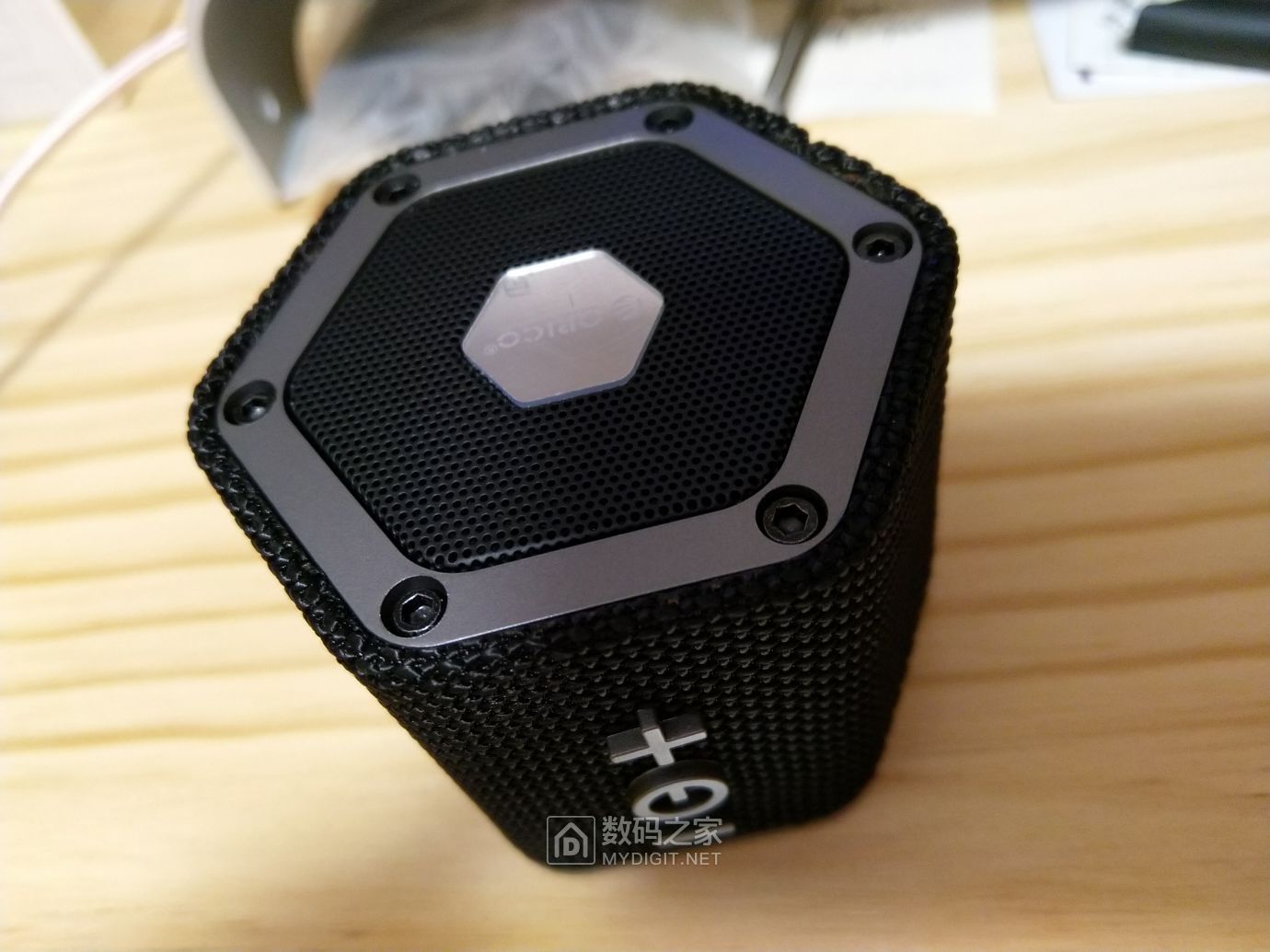 简单拆解orico soundplus-t2 蓝牙音箱